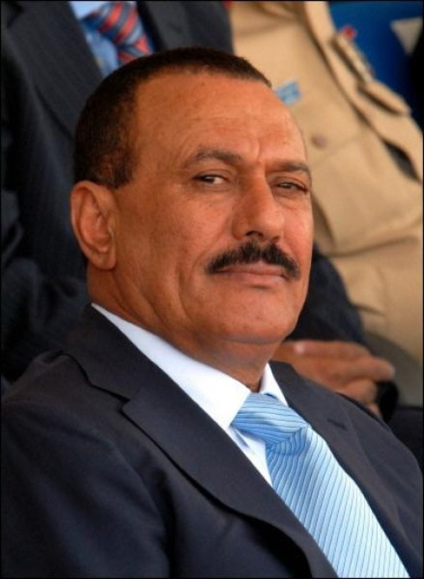 ”نهاية الحوثي قريباً والمتحوثون سيندمون”.. مقرب من الرئيس الأسبق صالح يؤكد قرب نهاية الحوثيين