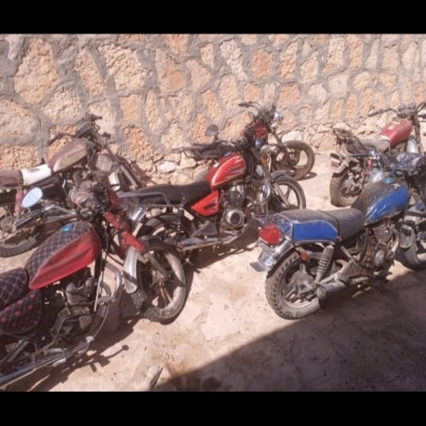 المكلا.. مركز شرطة روكب-بويش يضبط متهم بسرقة ٩ دراجات نارية