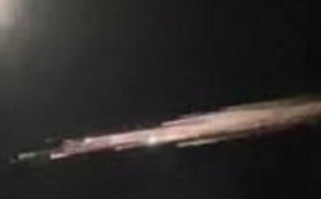 بالصورة (سقوط نيزك) وانبعاث ضوء أخضر كبير جدًا في حضرموت