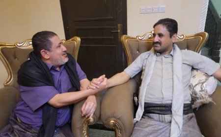 المناضل أديب العيسي يلتقي العميد علي احمد الجبواني عضو هيئة رئاسة المجلس الانتقالي
