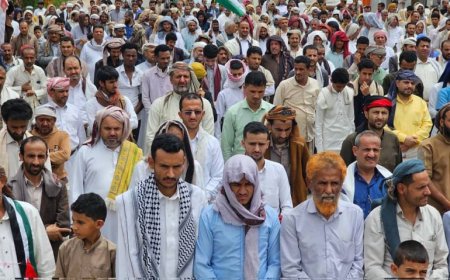 وقفة في مأرب للتضامن مع غزة وللتنديد بجرائم الاحتلال المستمرة بحق الفلسطينيين