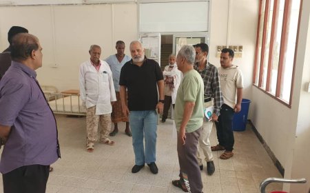 مدير الصحة بعدن يزور مستشفى صلاح الدين ويؤكد أهمية التعاون المشترك