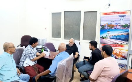 مدير عام صحة عدن يزورخدمات الطوارئ والاسعاف 195 ويطلع على خطتها بعيد الفطر المبارك