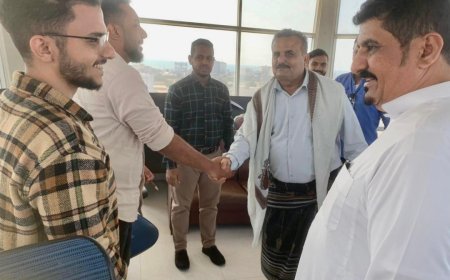 المدير العام العمري: ينفذ نزولا مفاجئًا لتفقد سير العمل في مطار عدن الدولي