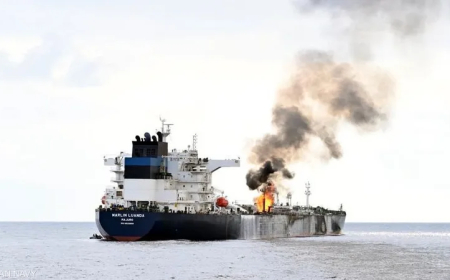 الحوثيون يعلنون استهداف سفن في خليج عدن