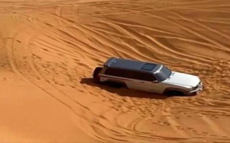 رسالة من قلب الصحراء.. أسرة تائهة تستجدي إنقاذهم من الموت بعد تعطل سيارتهم وانتهاء الماء والغذاء