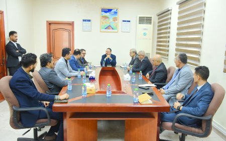 وزير النقل يتفقد سير العمل ومستوى الانضباط الوظيفي في شركة الخطوط الجوية اليمنية