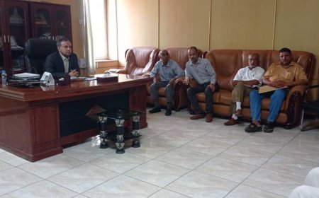 رئيس جامعة عدن يلتقي اللجنة المُكلفة بمتابعة وزارة الخدمة المدنية والتأمينات