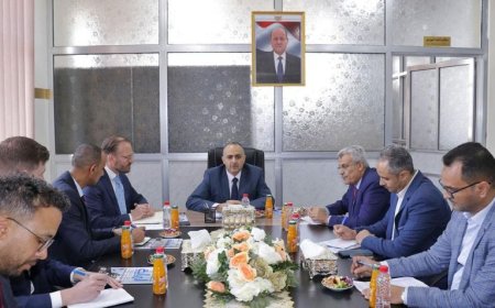 نائب وزير المالية يبحث مع وفد أممي المستجدات الاقتصادية والتحديات المالية والمعاناة الإنسانية