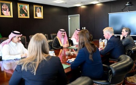 قبلها بالرئيس العليمي آخرها اللقاء بالسفير السعودي.. تحركات المبعوث الأممي هل اليمن على موعد مع السلام أم إبرة تخدير!!