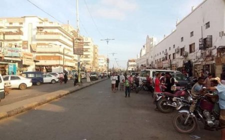 طفل من المهرة ضائع في مدينة عدن.. صورة