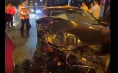 سيارة وزير إسرائيلي آخر تتعرض لحادث خطير وإصابة والده