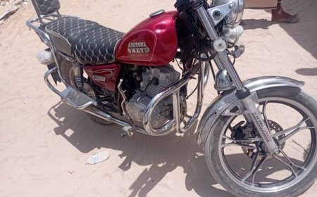 الأجهزة الأمنية بالشحر تلقي القبض على شخصين قاما بسرقة دراجة نارية