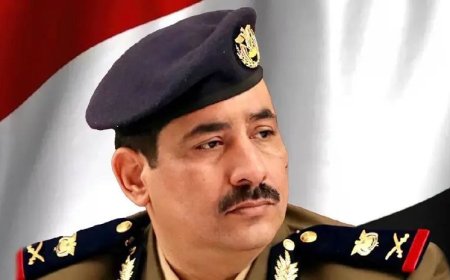 وزير الداخلية يعزي في وفاة النقيب أحمد لزرق رئيس عمليات قوات الأمن الخاصة أبين
