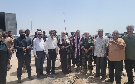 نيابة الصناعة والتجارة بعدن تتلف شحنة أدوية لمخالفتها معايير التخزين