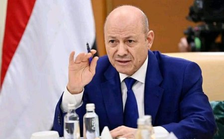 رئيس مجلس القيادة يطمئن على صحة الرئيس السابق