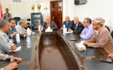 محافظ تعز يؤكد أهمية انعقاد المؤتمر الاقتصادي الأول بالمحافظة