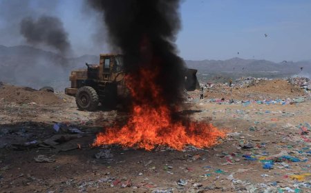 هيئة الأدوية بتعز يتلف طن من الأدوية المهربة