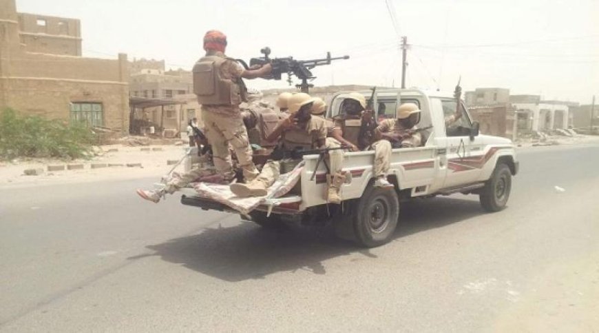 هجوم عنيف.. معارك ضارية بين قوات الحزام الأمني و عناصر القاعدة في وادي عومران