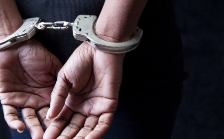 تحرّش بها وسبّ والدها فقتلته أمام الملأ ..