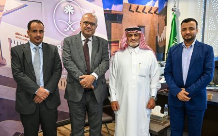 الوزير باذيب يبحث مع البرنامج السعودي استعدادات إطلاق مناقصات عدد من المشاريع الحيوية