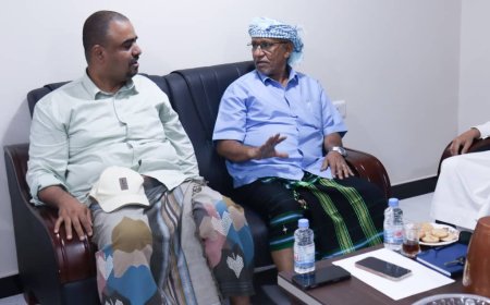 قيادة مؤسسة أيادي الخير للتنمية  تزور مركز المكلا للعلاج الإشعاعي 