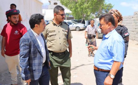 امين عام خورمكسر يطلع على احتياجات مصلحة الهجرة والجوازات بالمديرية