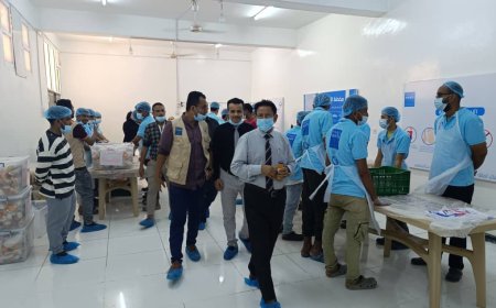 التغذية المدرسية بوزارة التربية تتفقد سير العمل بمطبخ يمن آيد للتغذية المدرسية بعدن