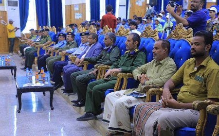 وزارة الداخلية تدشن أسبوع المرور العربي تحت شعار (بوعينا نصل آمنين) في المهرة