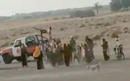 بالفيديو لاعتداء الحوثيين على نساء واطفال أهالي قرية الدقاونة بالحديدة 