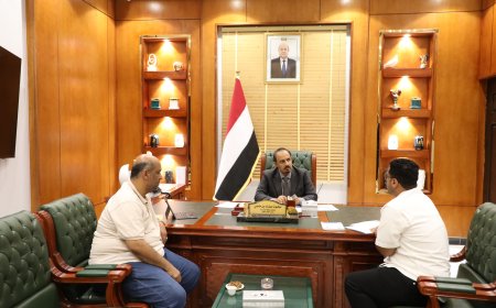 محافظ حضرموت يناقش التجهيزات لإنشاء مراكز لصادرات الأسماك والعسل والتمور والبصل بتمويل من UNDP