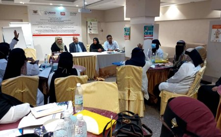 صحة عدن تأهل 15 قابلة مدربة على تقديم خدمات نوعية في الطوارئ التوليدية والوليدية