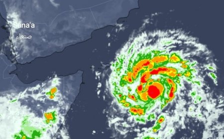 عدن مقبلة على إعصار مداري وفيضانات شديدة في هذا الموعد