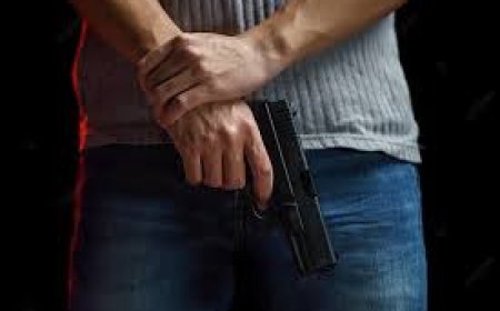 أب يقتل عائلته المكونة من 12 شخصا ثم ينتحر