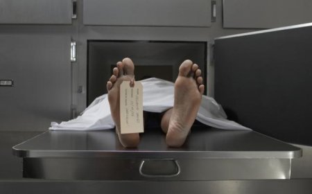 ميت يفاجئ الجميع ويعود إلى الحياة قبيل وضعه في القبر