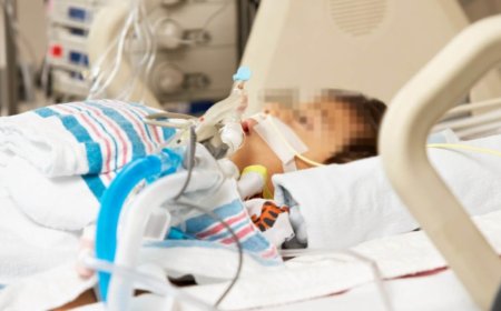 بمشاركة صديقها.. ام من بلد عربي  تعذب طفليها طيلة 3 أشهر