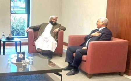 وزير الأوقاف والإرشاد يلتقي نظيره الفلسطيني على هامش القمة التشاورية للعلماء في إسطنبول