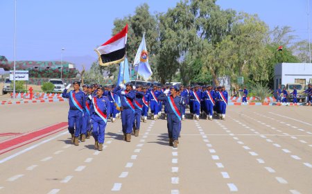 عرض عسكري في مأرب احتفاء بالعيد الوطني الـ34 للجمهورية اليمنية