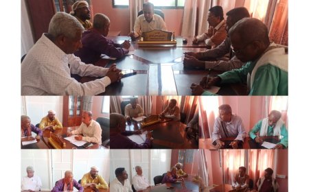 مدير عام زنجبار والمصائد السمكية بالمحافظة يناقشان تحسين بيئة العمل بمركز الخدمات السمكي وإعادة تأهيل سوق الاسماك بالمدينة