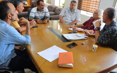 الزهري يناقش إمكانية إستئناف عدد من مشاريع القطاع التربوي بخورمكسر 