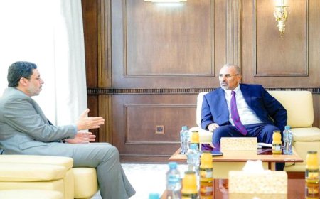 الزُبيدي يشدد على ضرورة انتشال الوضع الاقتصادي والخدمي في عدن