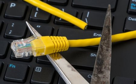 بعد مقتل "رئيسي".. تزايد انقطاع الإنترنت في إيران