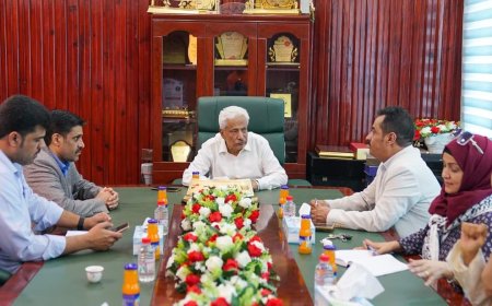 اللجنة الوطنية للتحقيق تناقش مع محافظ محافظة المهرة أوضاع حقوق الإنسان