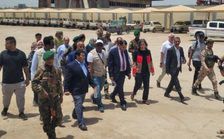 الوزير السقطري والمدير القطري للبنك الدولي و"الفاو" يفتتحون المبنى الرئيسي لمكافحة الجراد الصحراوي بعدن