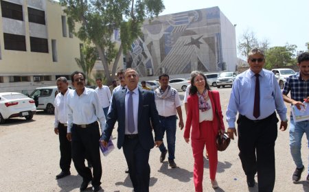 سفيرة الجمهورية الفرنسية تزور كلية الآداب بجامعة عدن وتتفقد القسم الفرنسي فيها