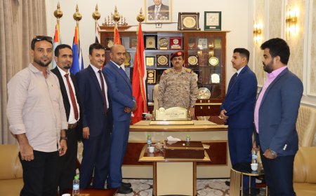 اللجنة العامة للاتصال والتواصل لشباب الجنوب تكرم وزير الدفاع الداعري بدرع الوفاء