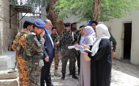 اللجنة الوطنية للتحقيق تزور السجن المركزي وسجن النساء والبحث الجنائي بمأرب