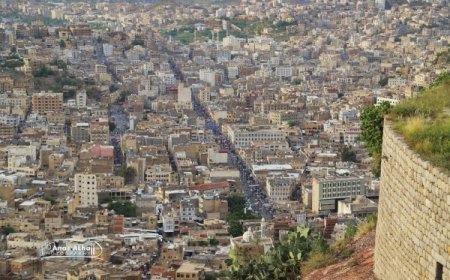 إصابة مواطن ونجله إثر قصف حوثي على تعز