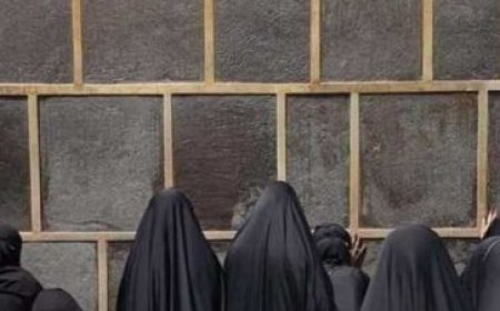 من هنّ مؤنسات مكة؟ يملأن ساحات الحرم المكي فجر يوم عرفات