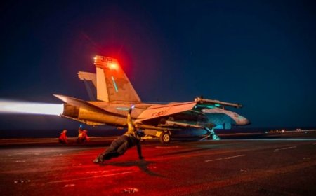 غارات أميركية بريطانية على مواقع للحوثيين في مطار الحديدة وجزيرة كمران